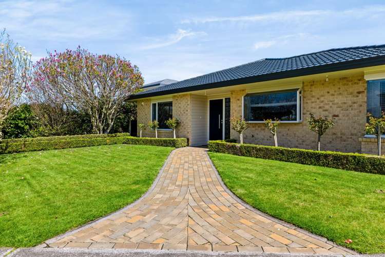 6 Edna Wills Place Hawera_27