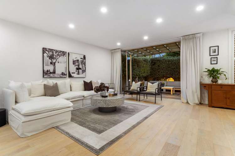 10/2 Campbell Road_0