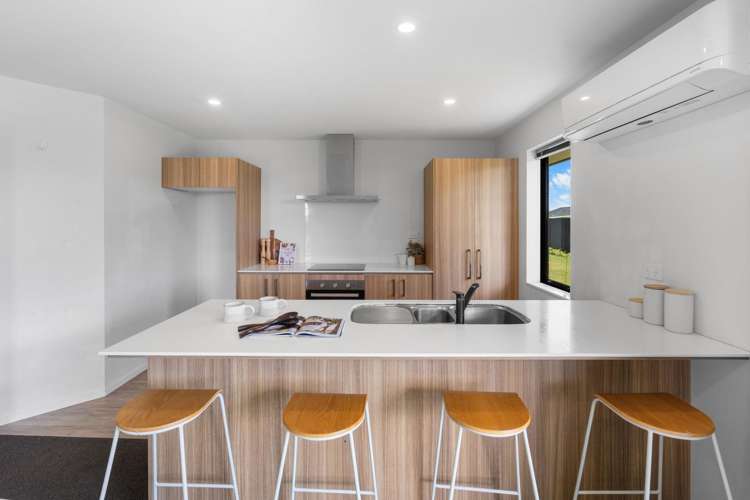 5 Roles Way Rolleston_7