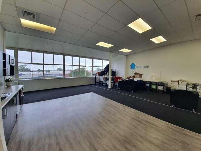 131 Lincoln Road Henderson_3