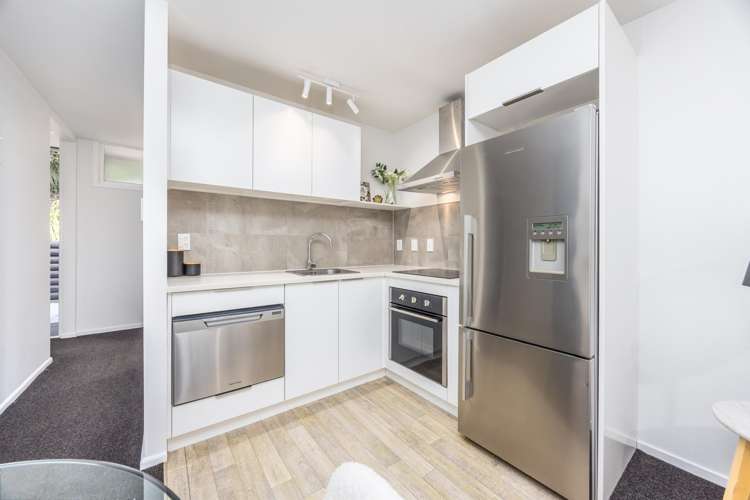 3/9 Don Croot Street Morningside_3