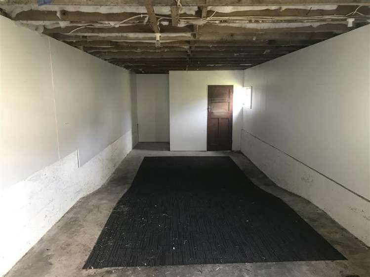 223 Saint Vincent Street Toi Toi_9