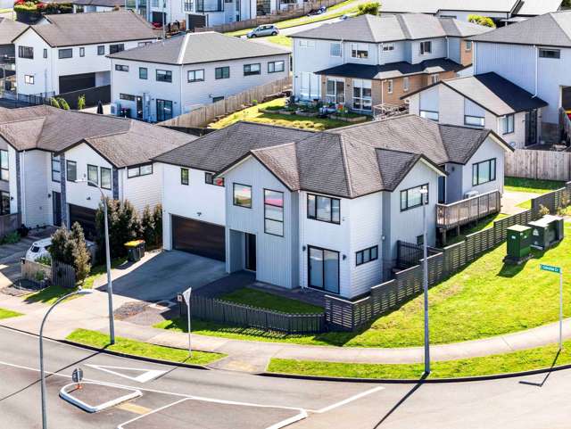 2 Celestial Crescent Orewa_4