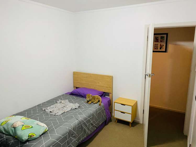 60 Cobham Crescent Kelston_7