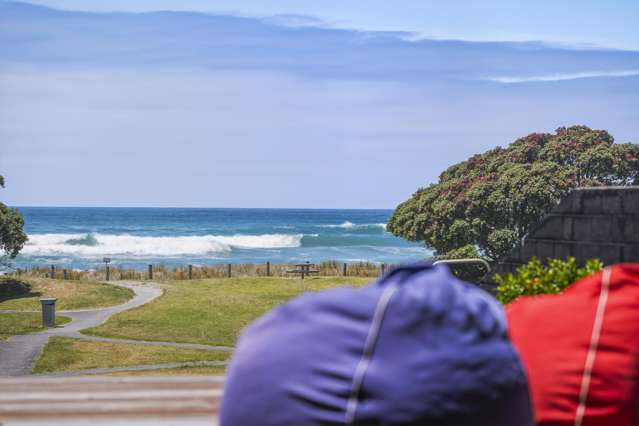 Classic Kiwi Living on the Waterfront