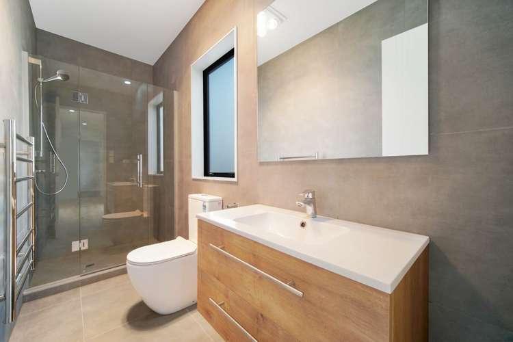 32 Dungloe Avenue Flat Bush_13