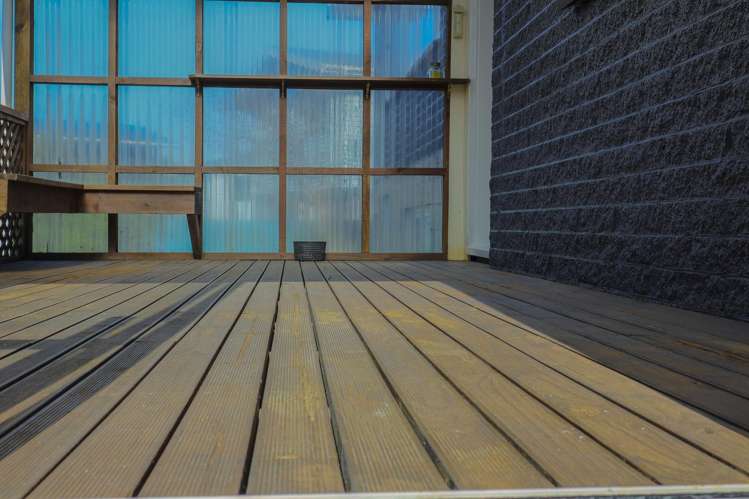 32 Domett Esplanade Cobden_13