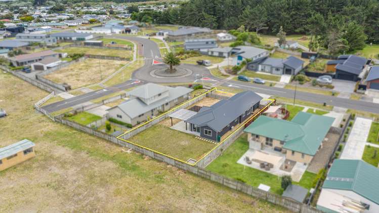 7 Sandown Avenue Himatangi Beach_16