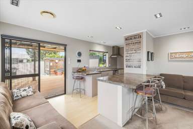 395 Welcome Bay Road_3
