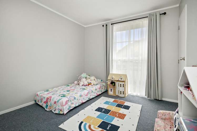 2 Orewa Grove Wainuiomata_11