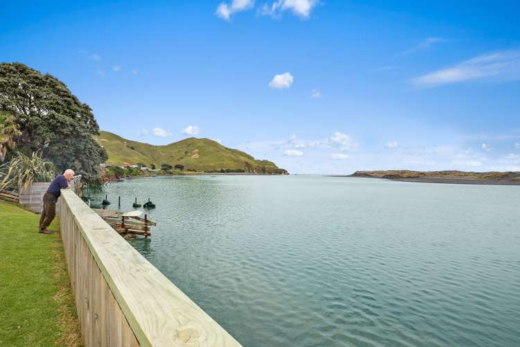 4 Rauparaha Street Marokopa_9