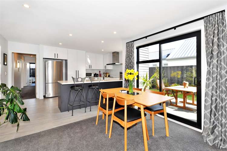 6 Faversham Lane Casebrook_8