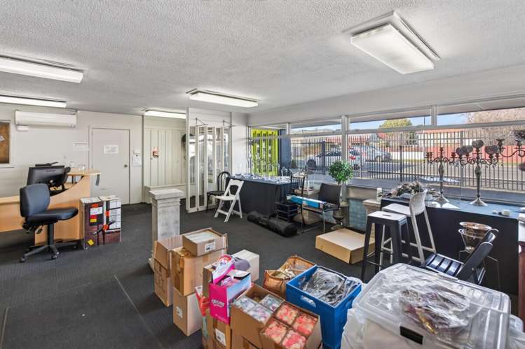 61 Shakespeare Road Waltham_12