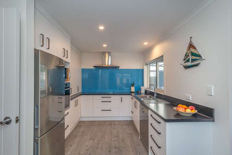 2b Sandown Avenue Himatangi Beach_5