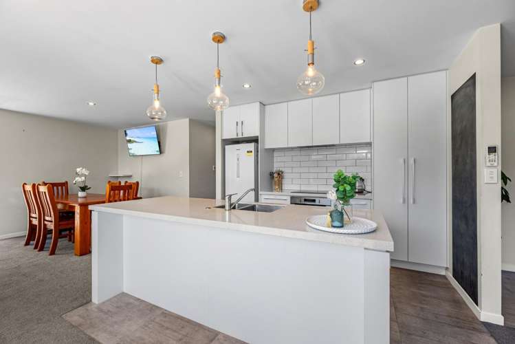 101 Ballintoy Park Drive Welcome Bay_5