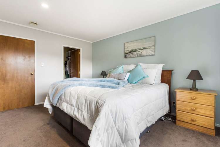 17 Evanda Crescent Conifer Grove_14