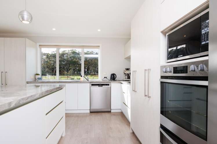106 Reid Line East Aorangi_9