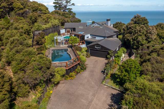 8 Herrings Cove Place Titirangi_4