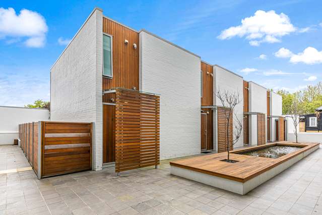 104/19 Surrey Crescent Grey Lynn_1