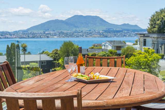 1/11 Krissell Place Acacia Bay_1