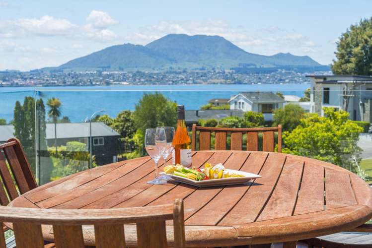 1/11 Krissell Place Acacia Bay_1