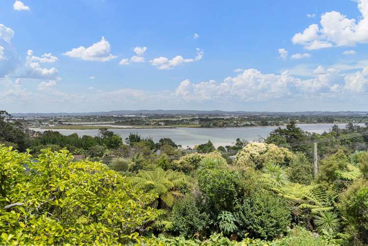 73 Attwood Road Paremoremo_17