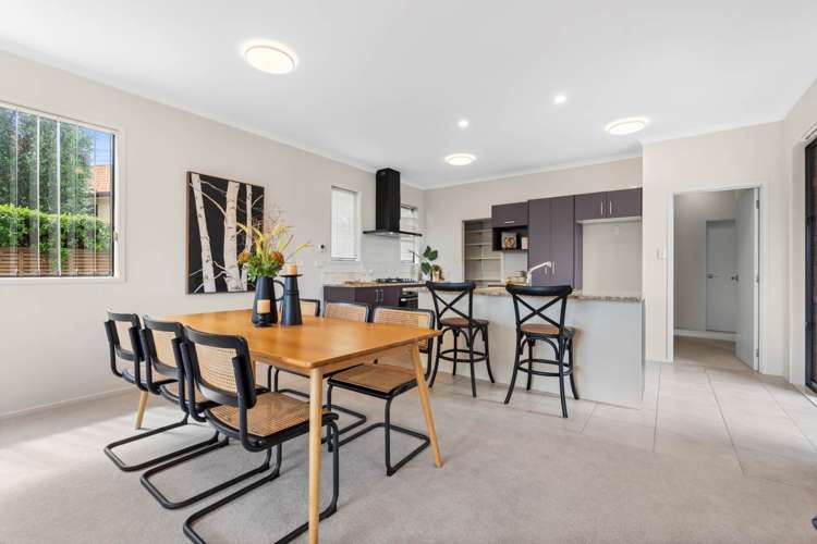 28 Greenbough Lane Greenhithe_8