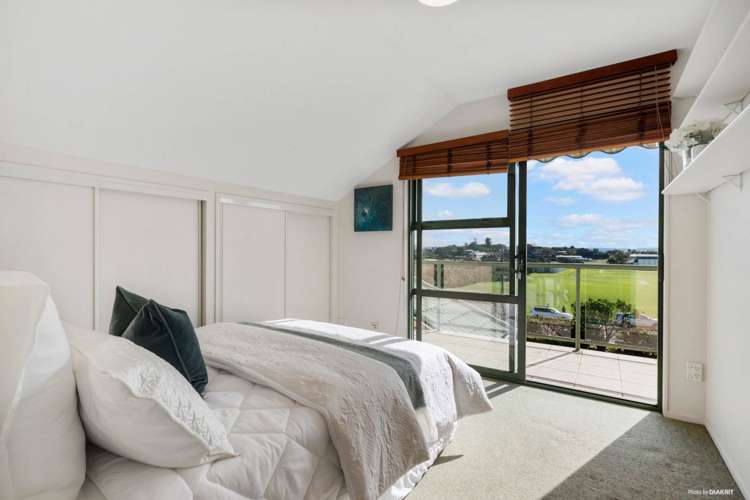 23 Winscombe Street Belmont_17