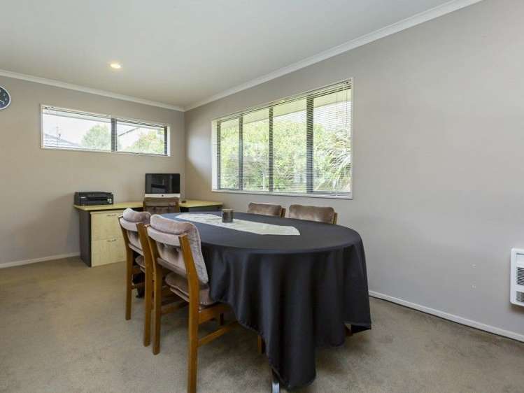 6 Mcewen Crescent Riverstone Terraces_8