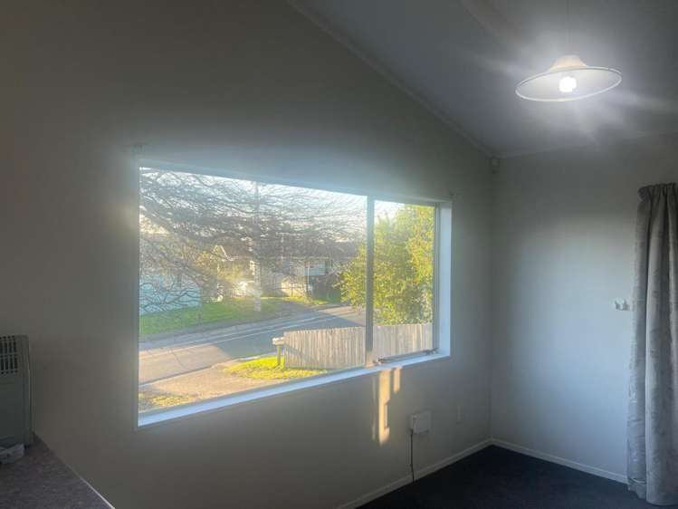 72 Vodanovich Road Te Atatu South_9