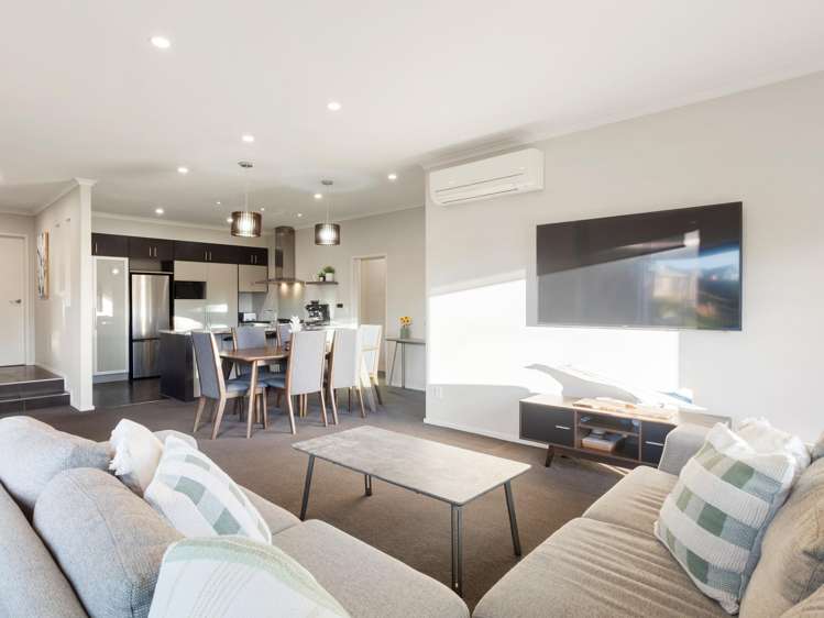 22 Pointon Glade Grandview Heights_6