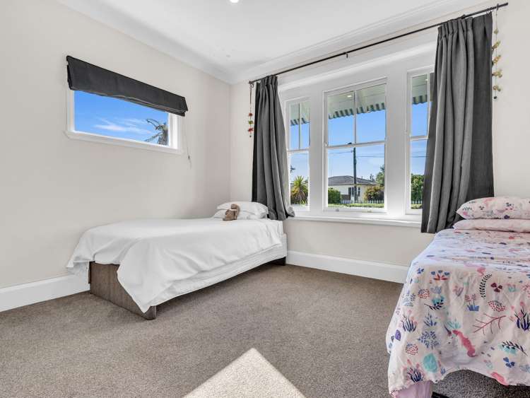 1106 Caroline Road Mayfair_15