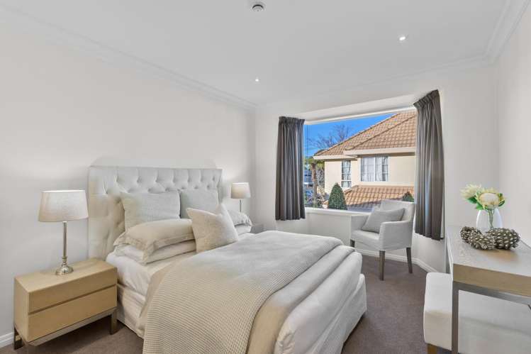 97B The Drive Epsom_18