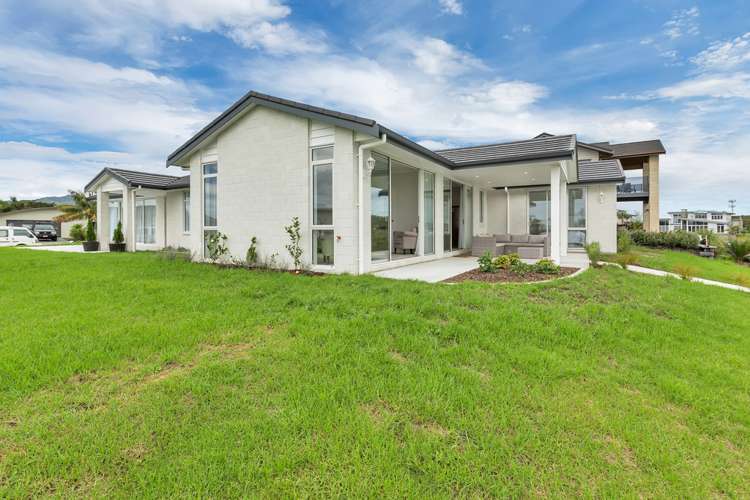 18 Finch Street One Tree Point_3