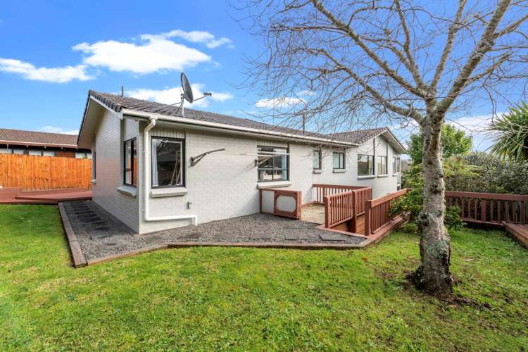 10 Photinia Place Botany Downs_2