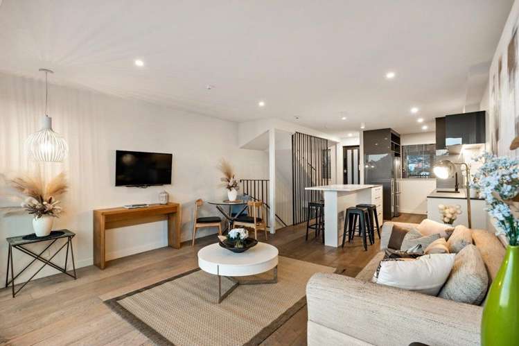 8/6 Waima Street_3