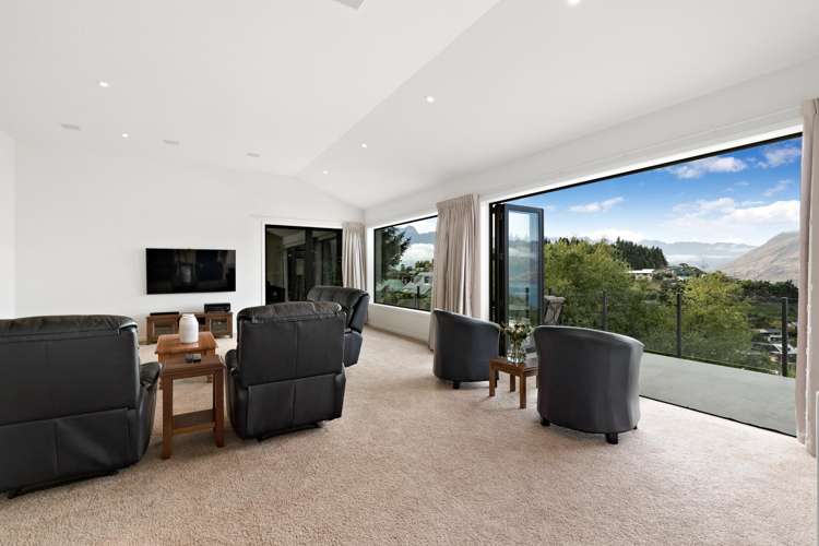 31 Dart Place Fernhill/Sunshine Bay_10