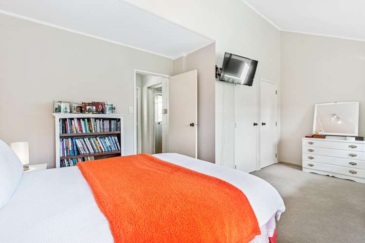 2/3 Glen Road Browns Bay_12