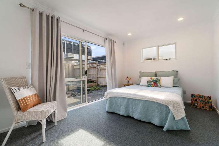 1/16 Vinograd Drive Te Atatu Peninsula_5