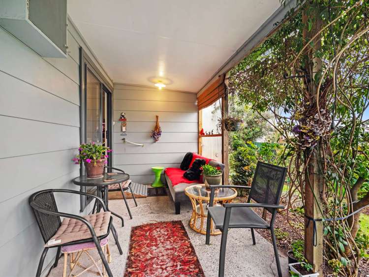 10 Omanu Street_4
