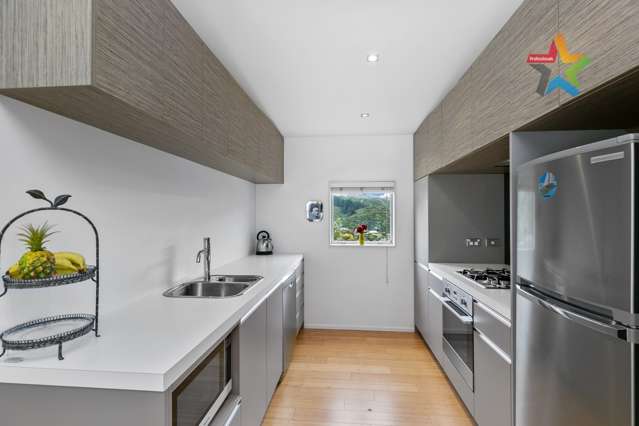 3 Saddleback Grove Karori_2