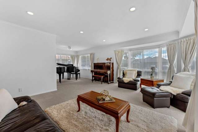 8 Headcorn Place Botany Downs_3