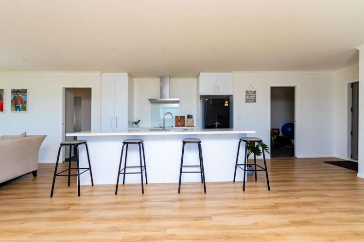 12 Corsica Court Fitzherbert_4