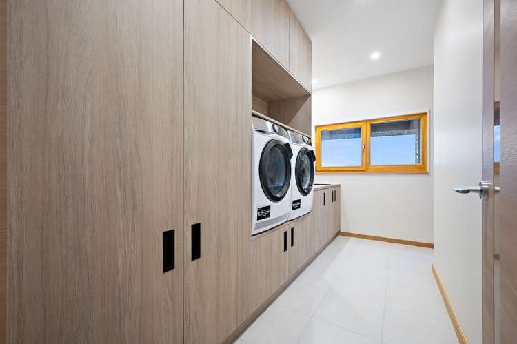 6 Sowerby Place Richmond Hill_25