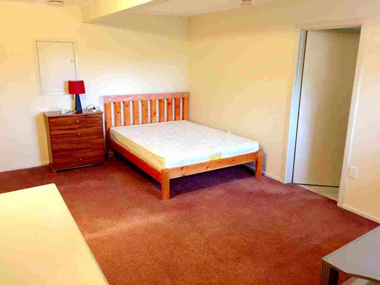 70 Tiroroa Ave Te Atatu South_14