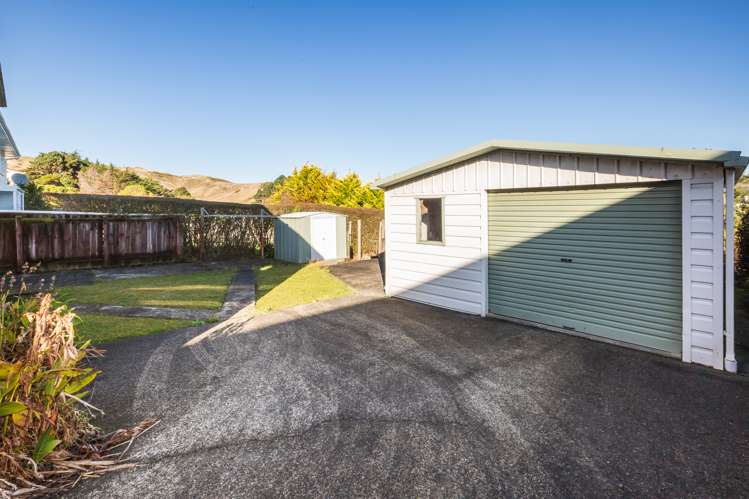 59 Waihora Crescent Waitangirua_13