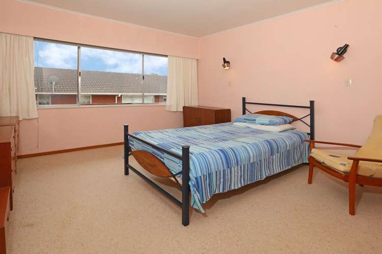 2/71 Royal View Road Te Atatu South_8