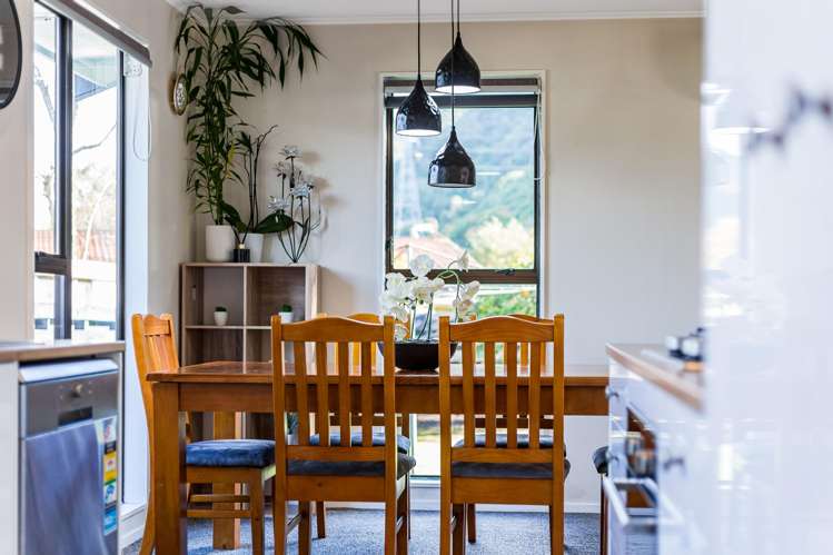 55 Larchmont Grove Totara Park_6