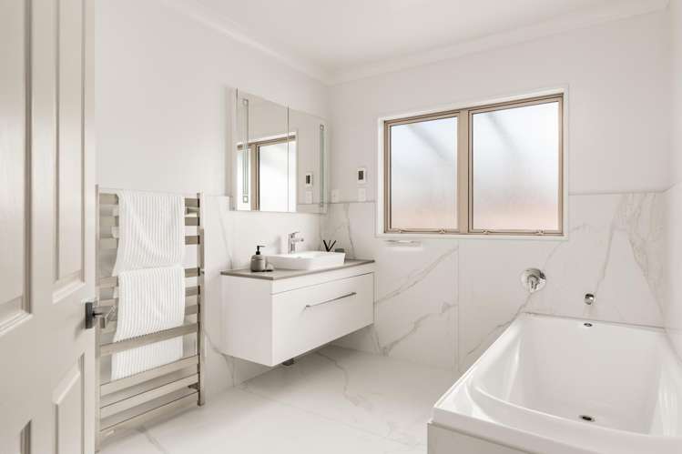 3 Seaview Road Otumoetai_12