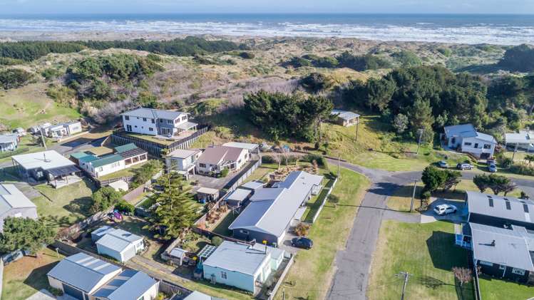 18 Chrystall Street Foxton Beach_1
